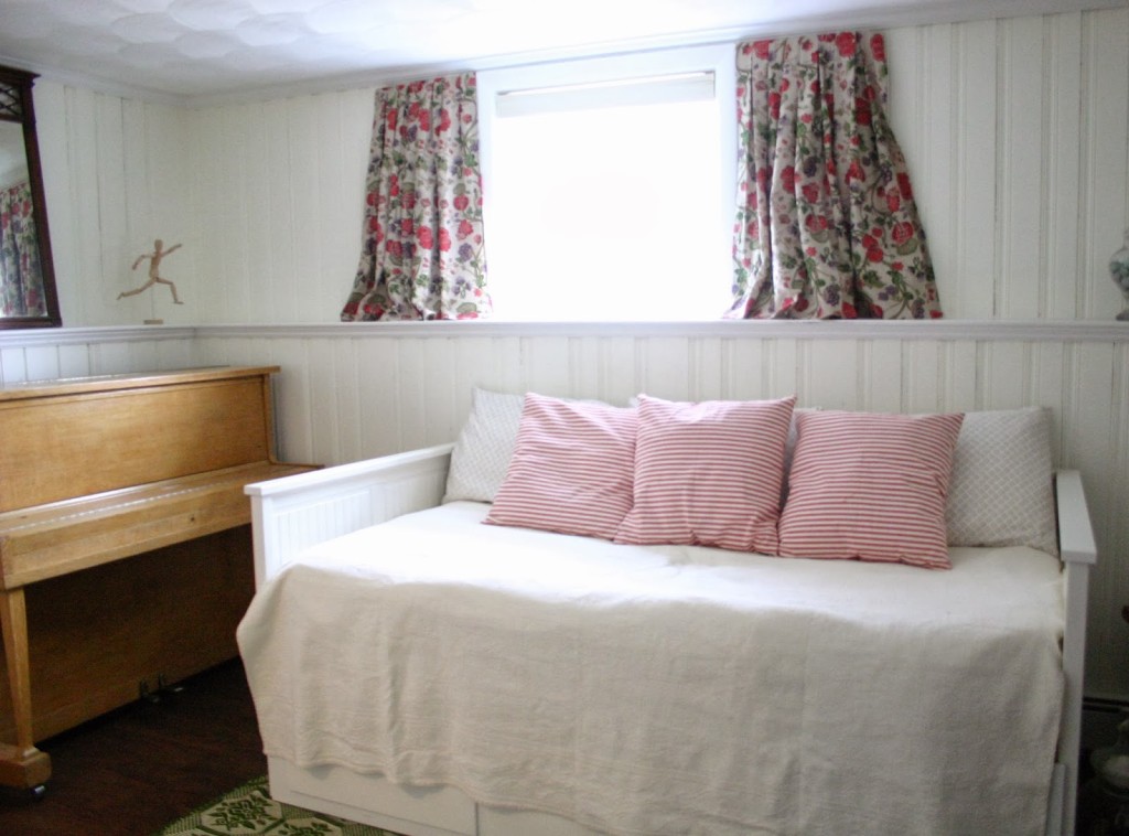 tween girl bedroom